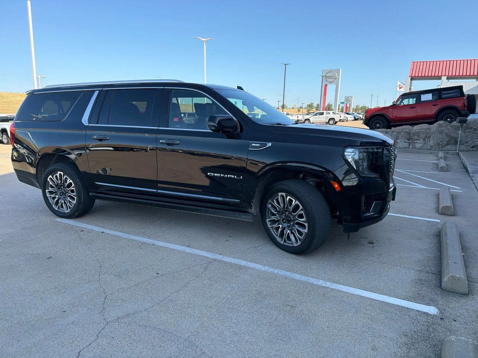 Used 2023 ONYX BLACK GMC Denali Ultimate image 5