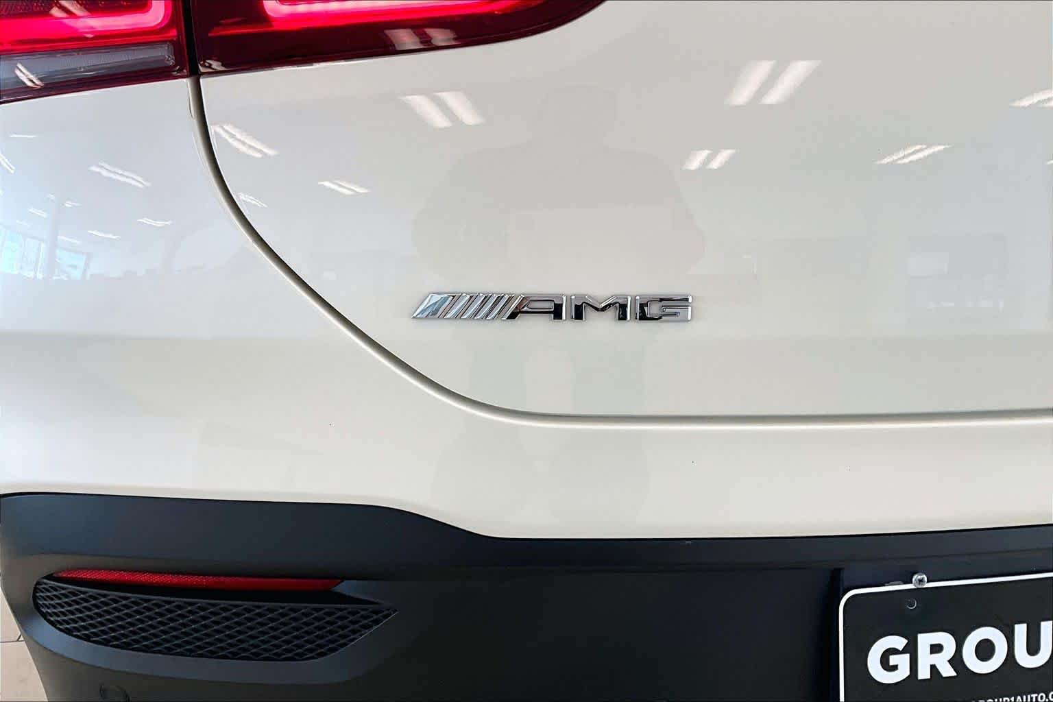 Used 2023 MANUFAKTUR Diamond White Metallic Mercedes-Benz AMG® GLE 63 S image 28