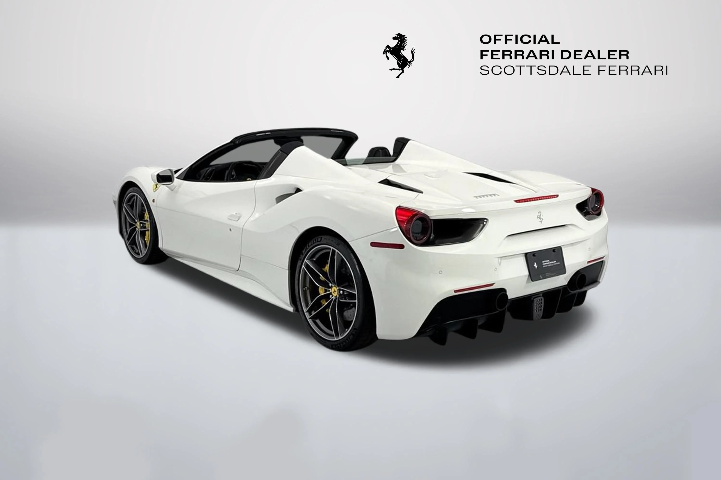 Used 2018 Bianco Avus Ferrari  image 7