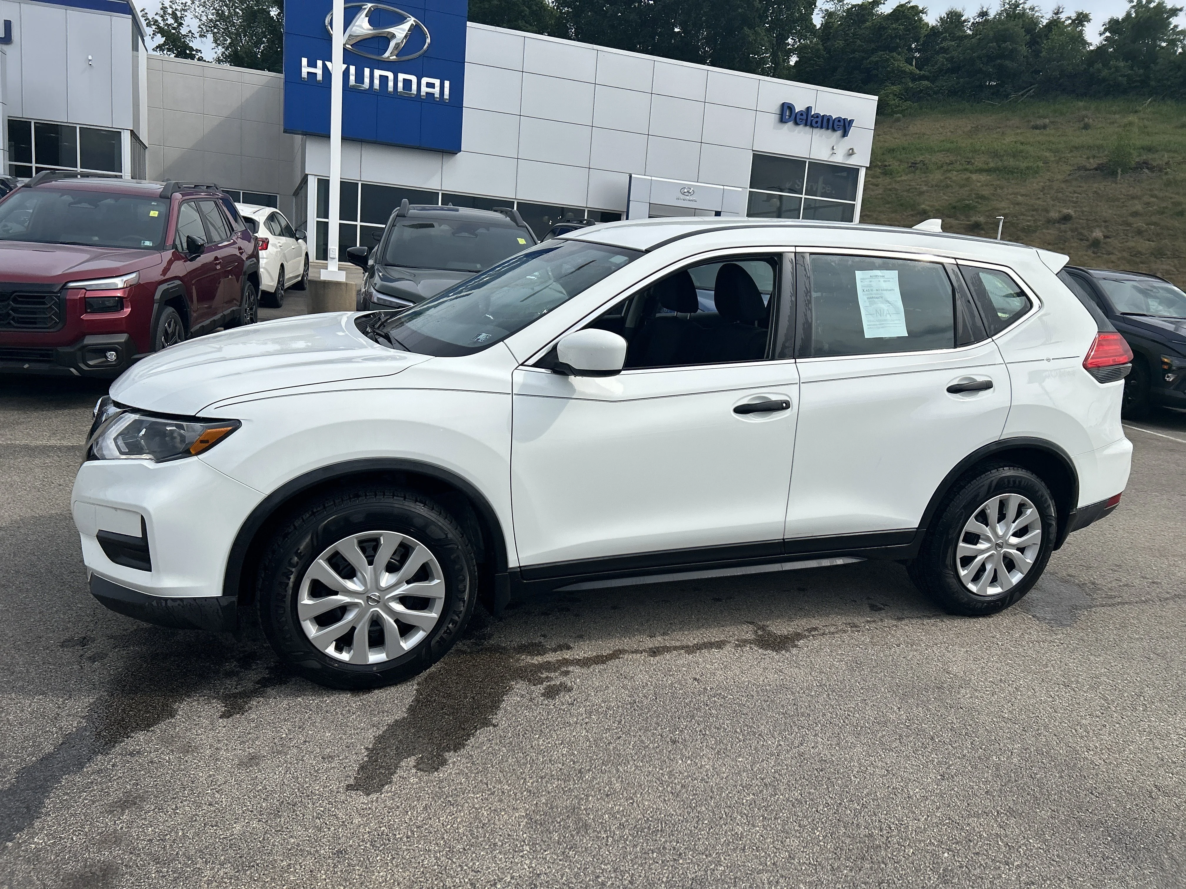 Used 2017 Glacier White Nissan S image 7