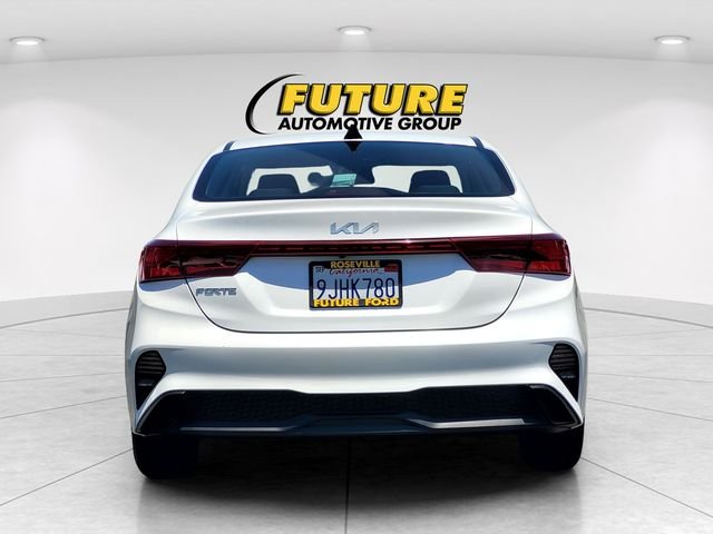 Used 2023 White Kia LXS image 5
