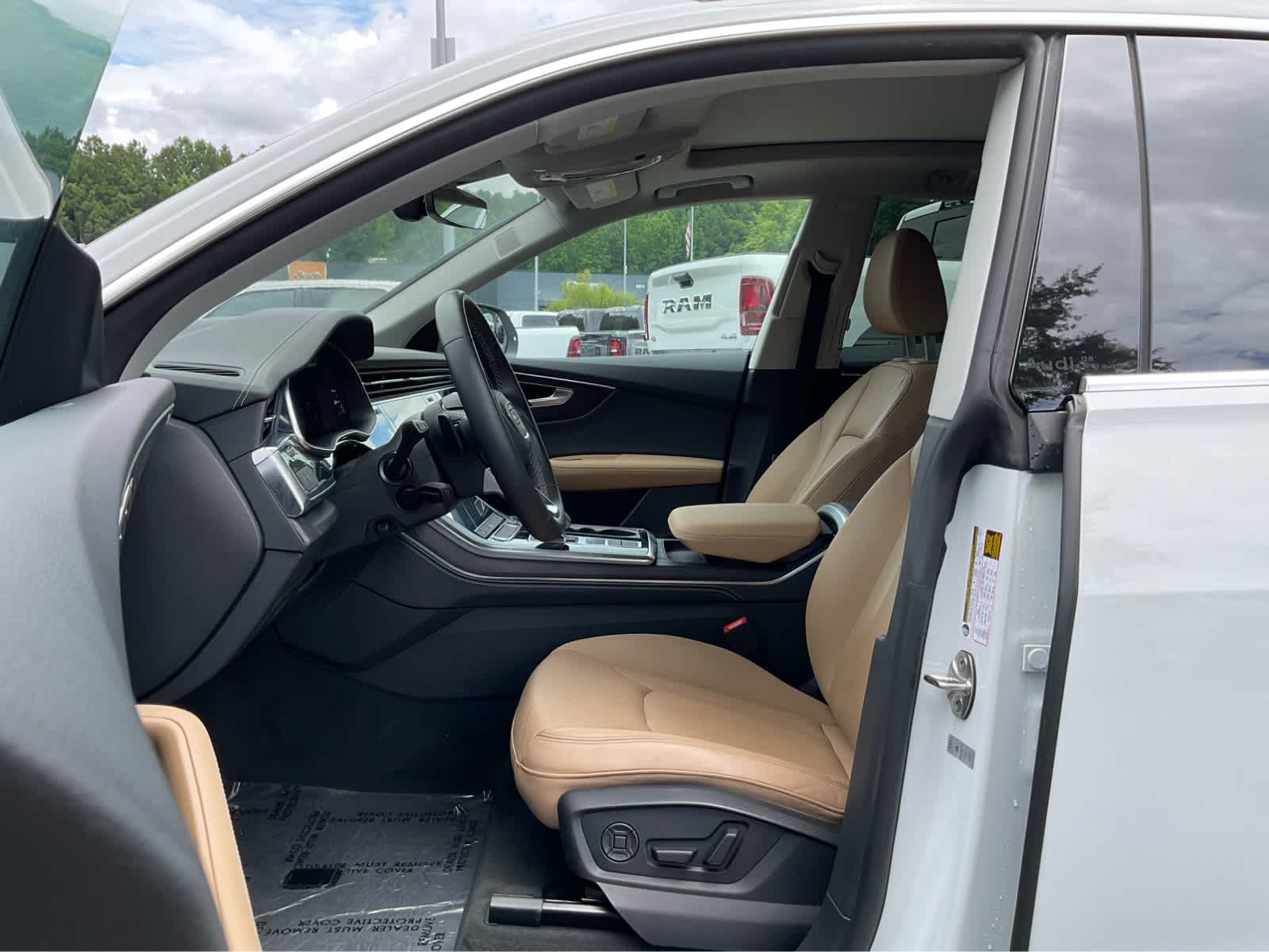 Used 2025  Audi Premium Plus image 12