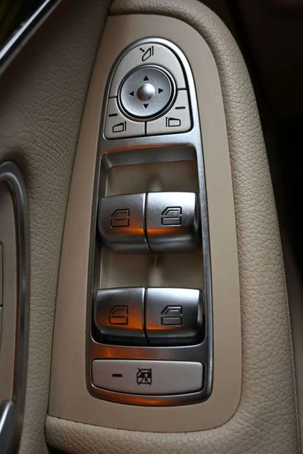 Used 2019 Black Mercedes-Benz GLC 300 image 24