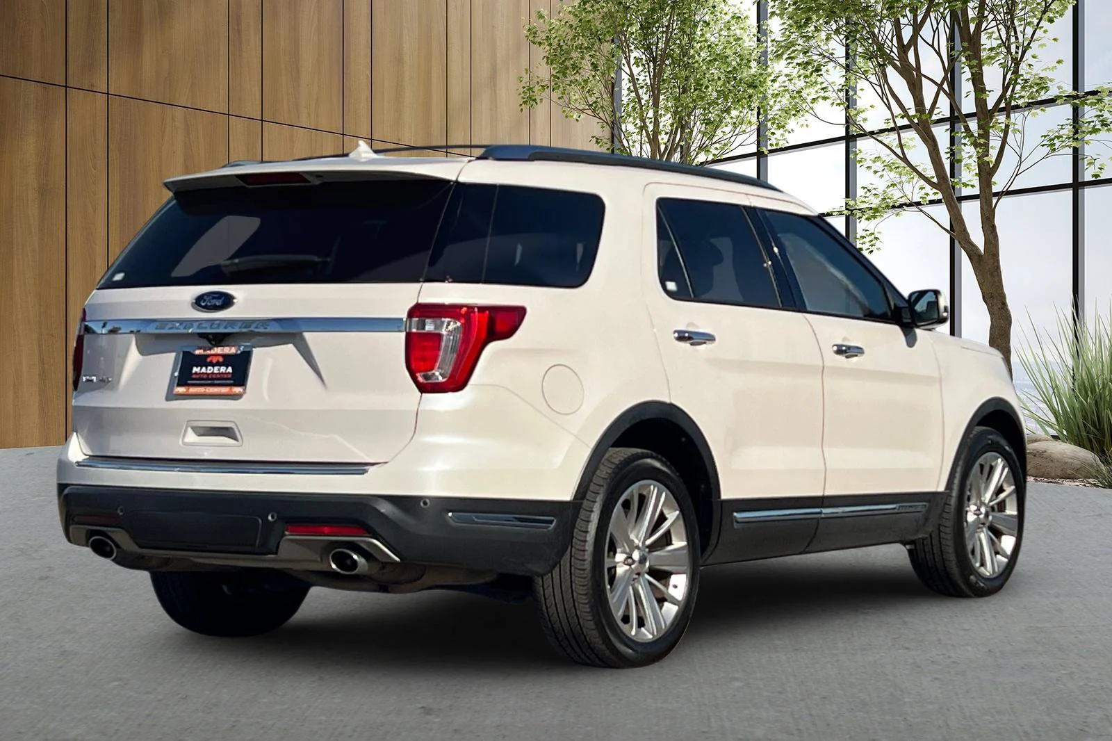 Used 2019 White Ford Limited image 4