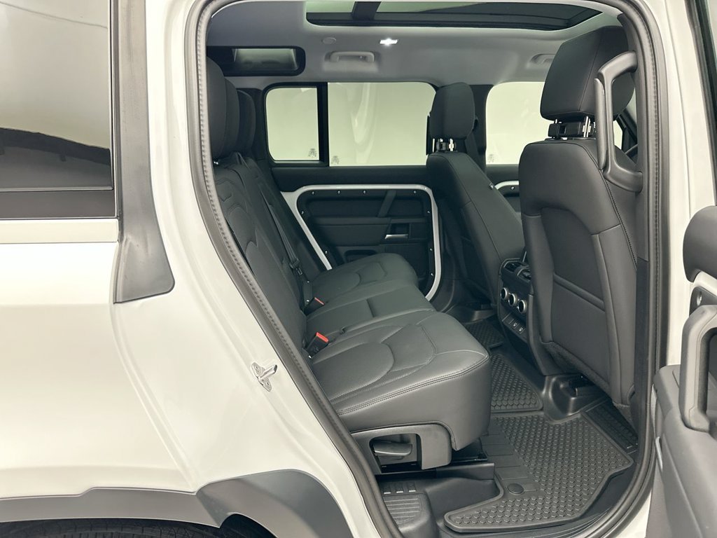 Used 2025 Fuji White Land Rover S image 6