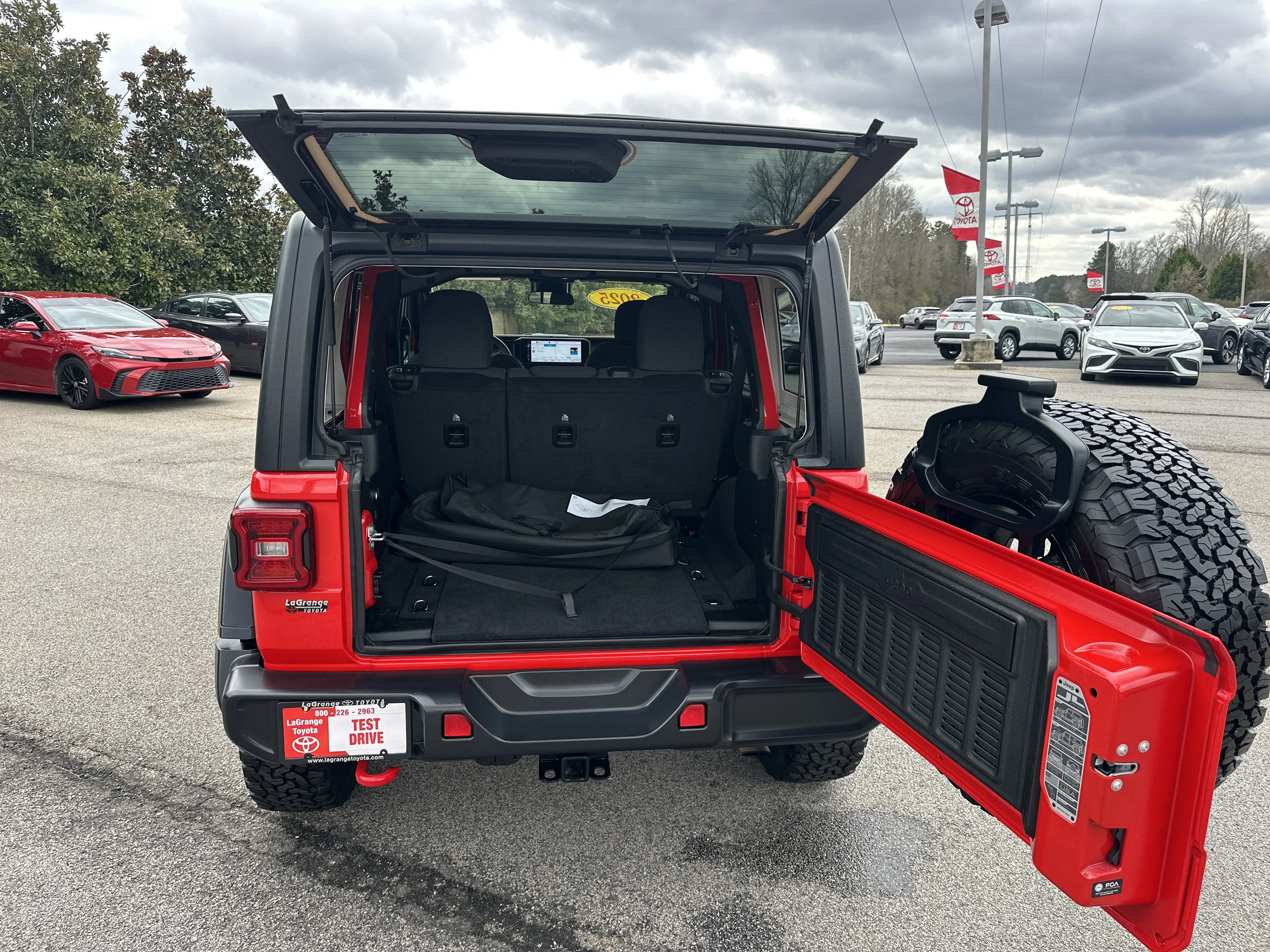 2025 Jeep Wrangler 4-Door Rubicon - Photo 18
