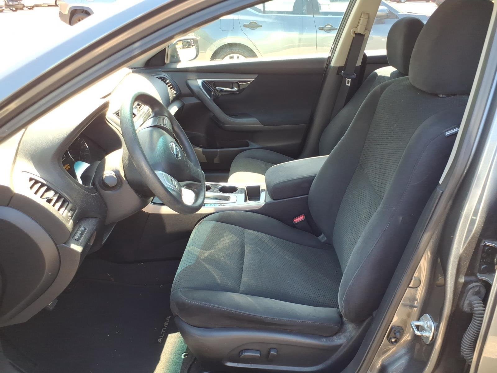 Used 2014 Gun Metallic Nissan 2.5 S image 5