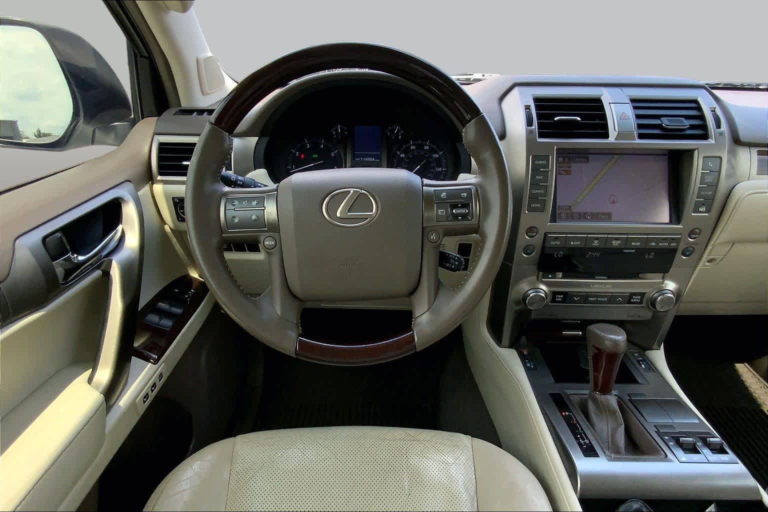 Used 2014 Starfire Pearl Lexus  image 6