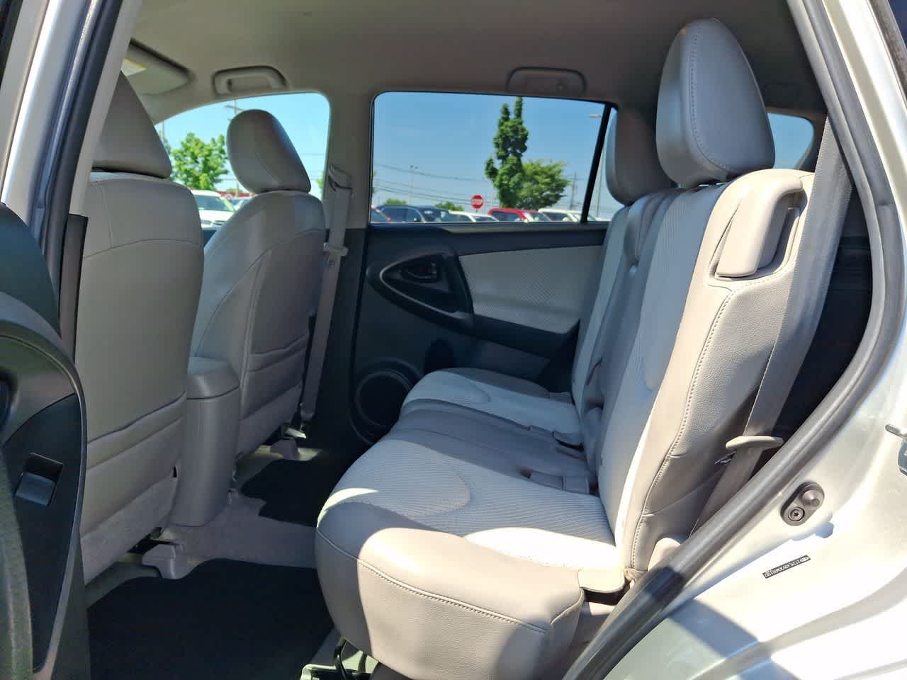 Used 2012 Classic Silver Metallic Toyota  image 26