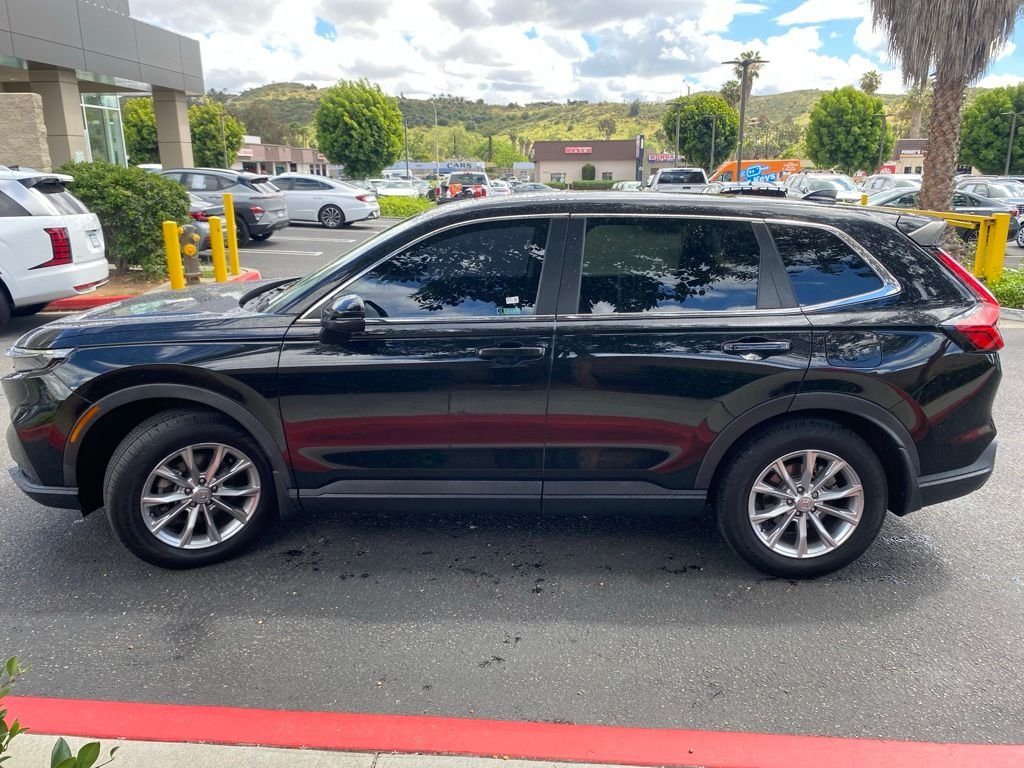 Used 2023 Black Honda EX-L image 4