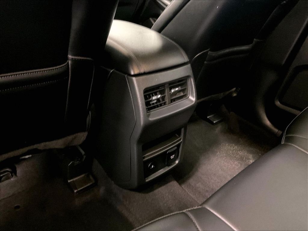 Used 2022 Oxford White Ford SEL image 27