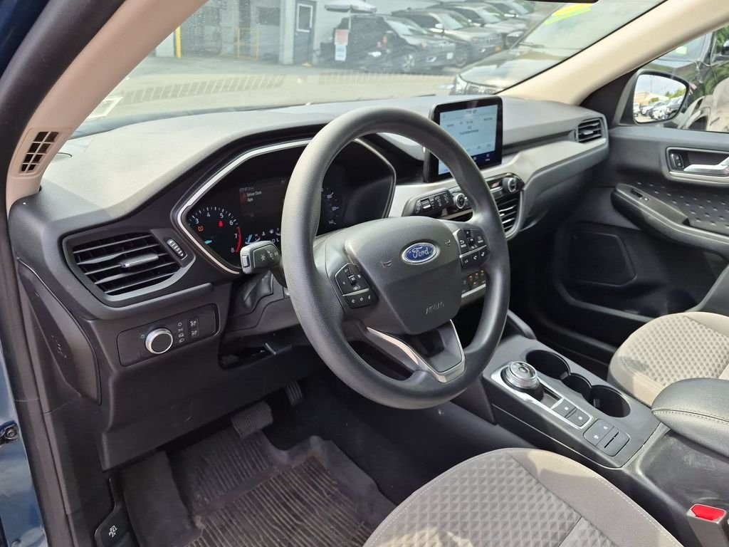 Used 2020 Green Ford SE image 11