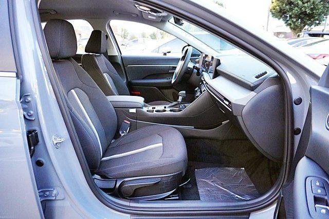 New 2026 Blue Hyundai SE image 18
