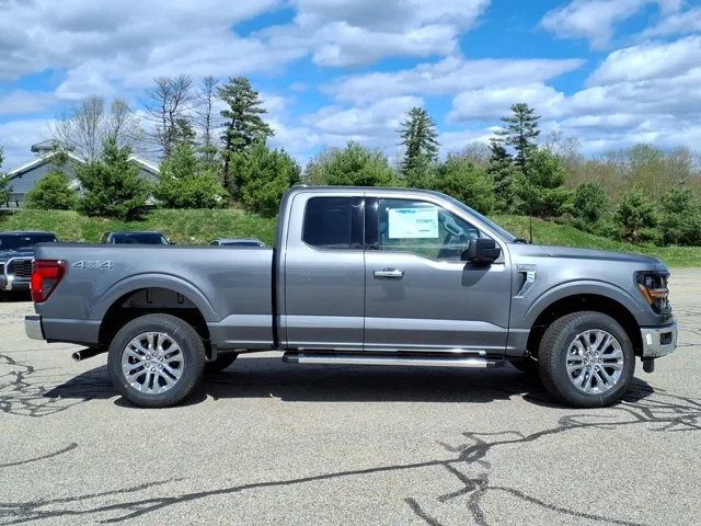 New 2026 Carbonized Gray Metallic Ford XLT image 23