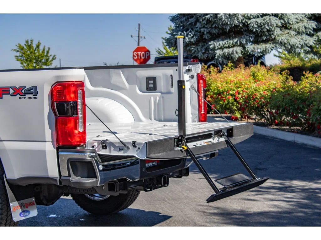 New 2026 Star White Metallic Tri-Coat Ford LARIAT image 14