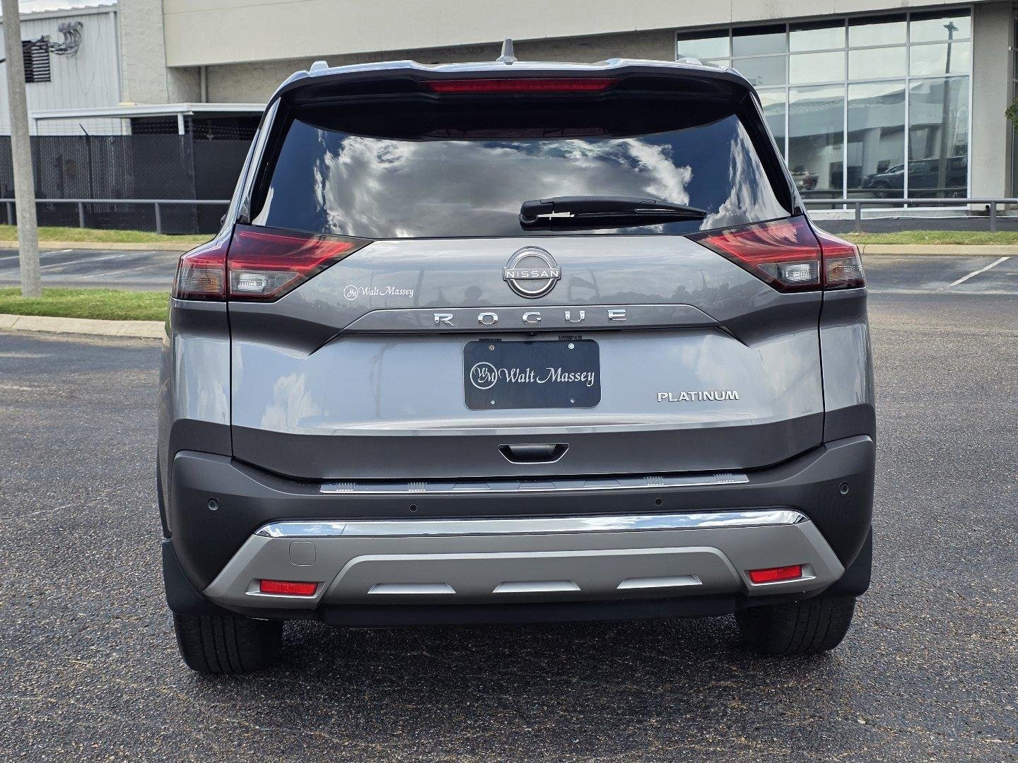 Used 2023 Gun Metallic Nissan Platinum image 6