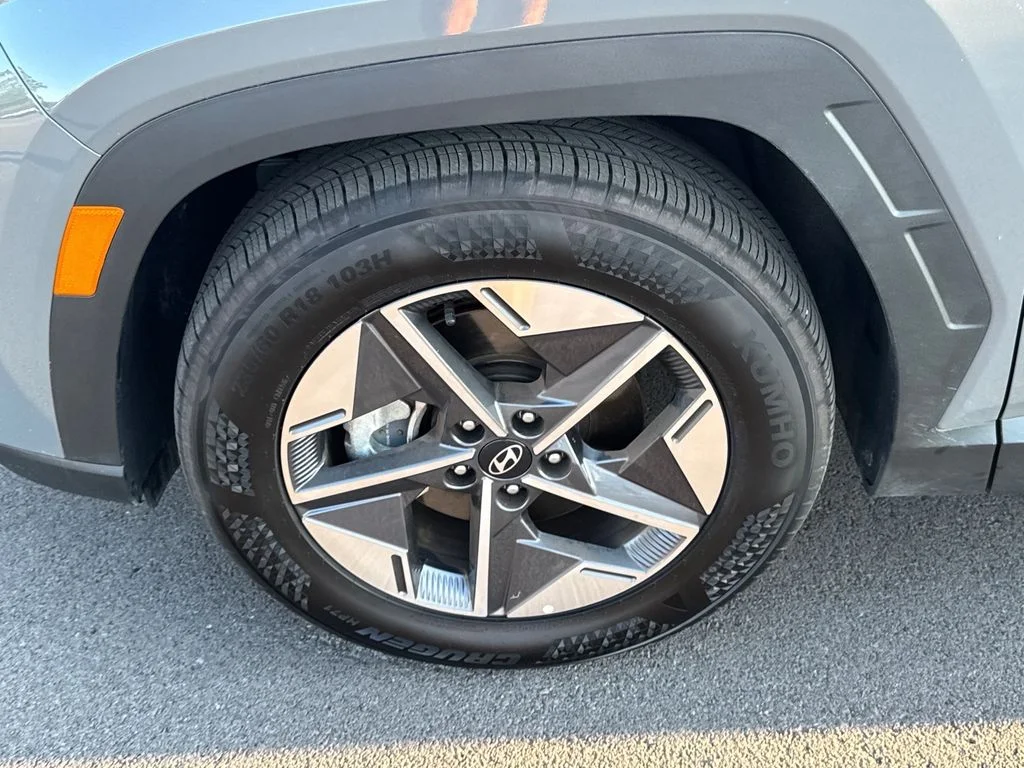 Used 2026 Gray Hyundai SEL Premium image 19