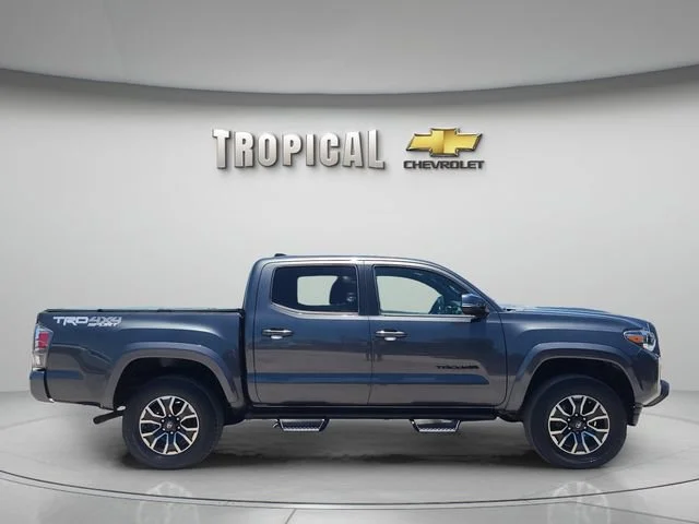 Used 2020 Gray Toyota SR5 image 6