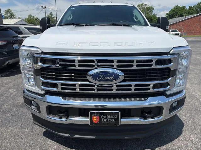 New 2026 Oxford White Ford F-350® XL image 32
