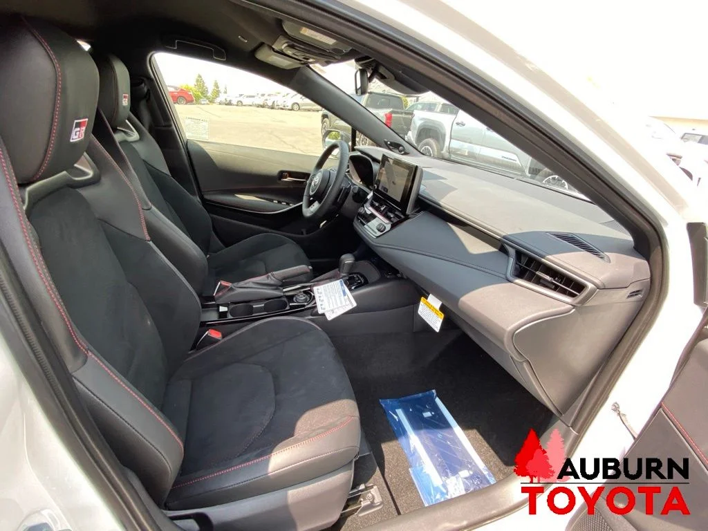 New 2026 Ice Cap Toyota  Premium Plus DAT image 11