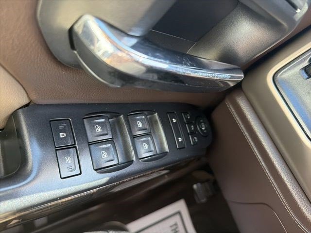 Used 2015 White Diamond Tricoat GMC Denali image 25