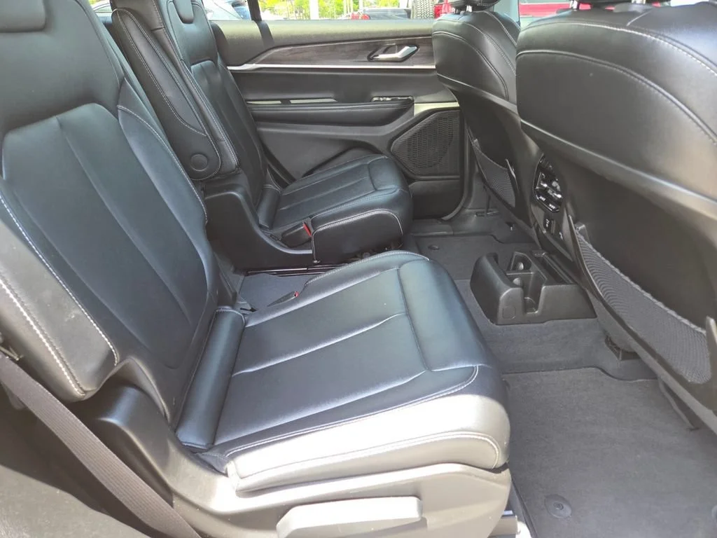 Certified Used 2023 Silver Zynith Jeep Limited image 18