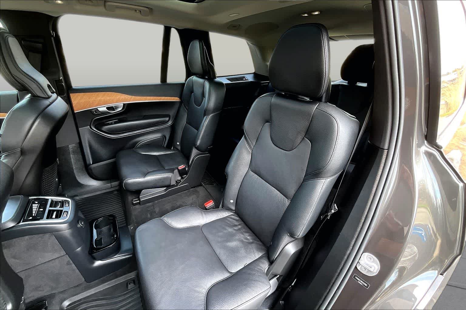 Used 2024 Platinum Grey Metallic Volvo Plus image 21