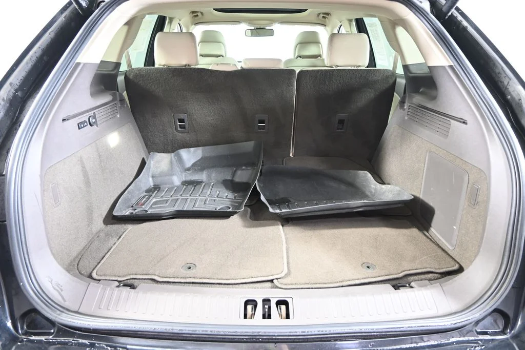 Used 2016 Black Lincoln Reserve image 16