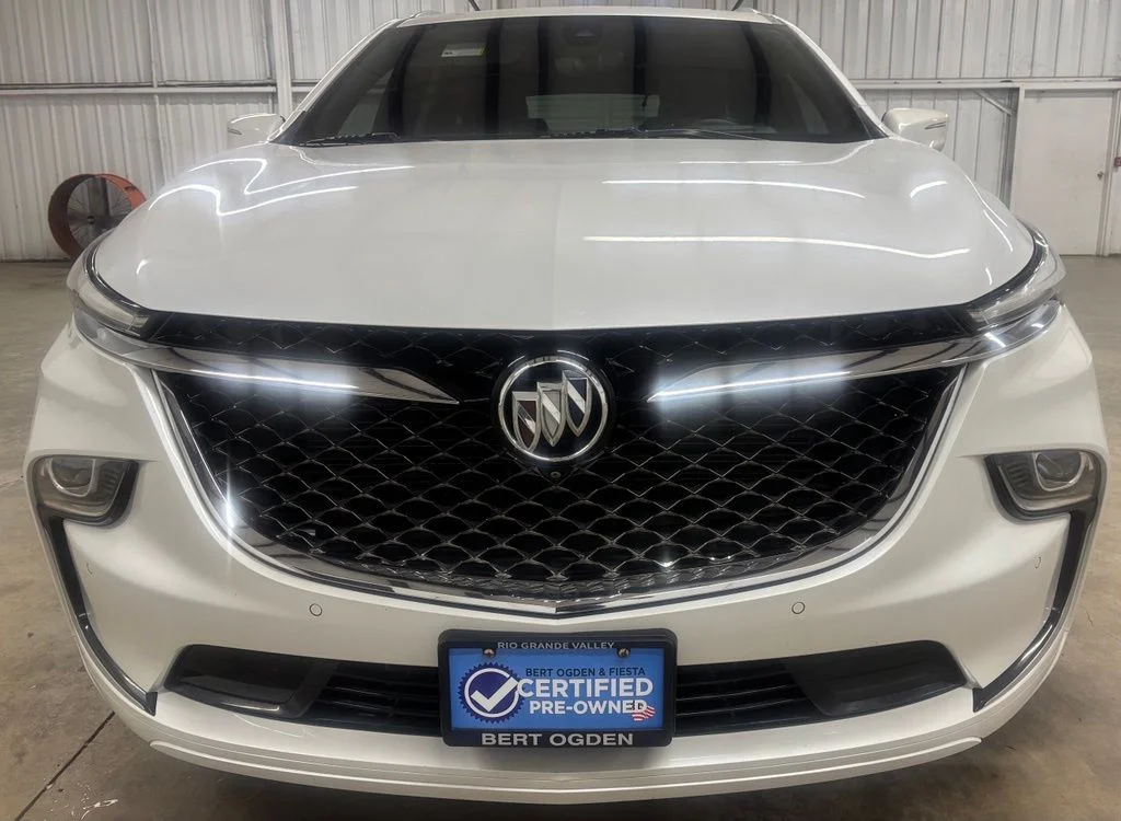 Used 2022 White Buick Avenir image 2
