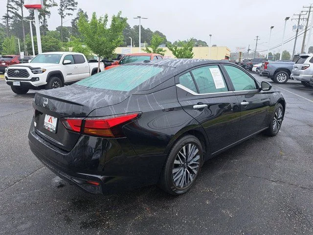 2025 Nissan Altima SV - Photo 8