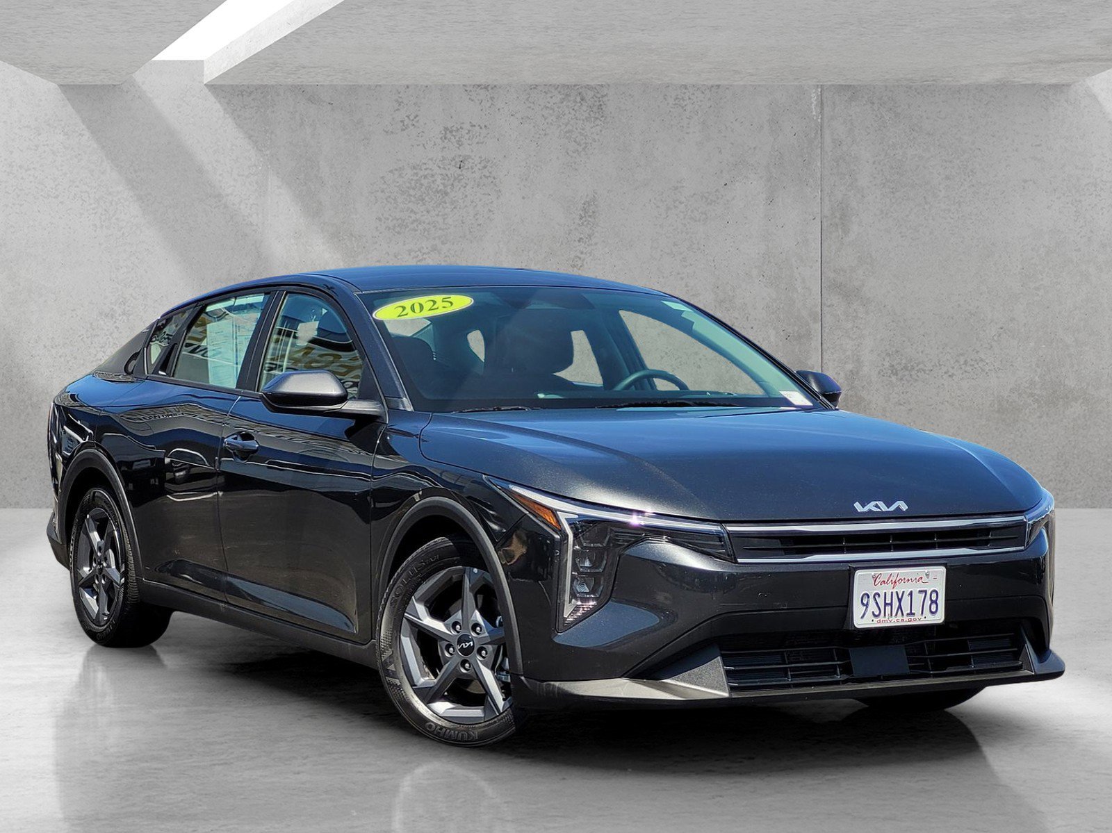 2025 Kia K4 LXS AT's photo