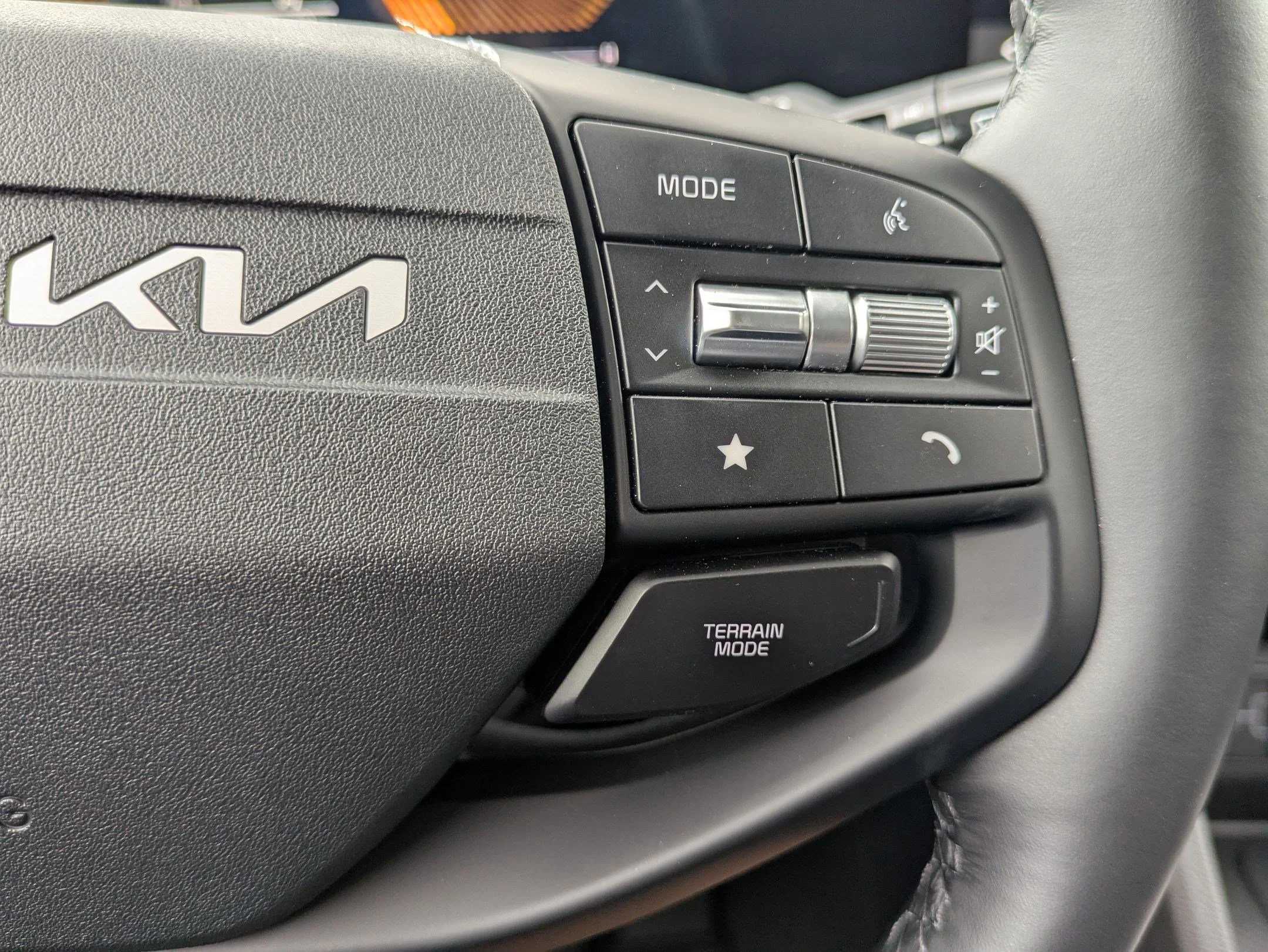 2026 Kia Sportage EX - Photo 42