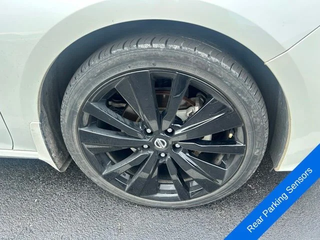 Used 2022 White Nissan 2.5 SR image 7