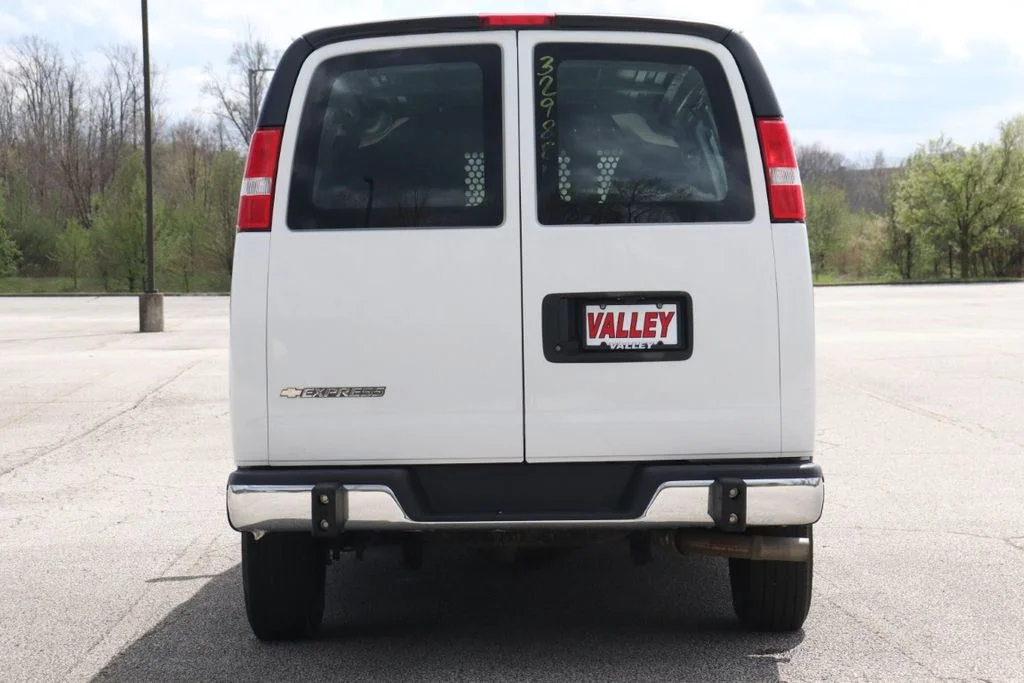 Used 2024 White Chevrolet Work Van image 7