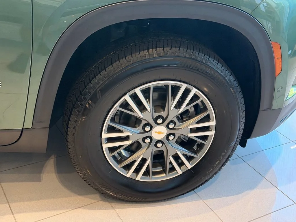 New 2027 Trillium Green Metallic Chevrolet LT image 8