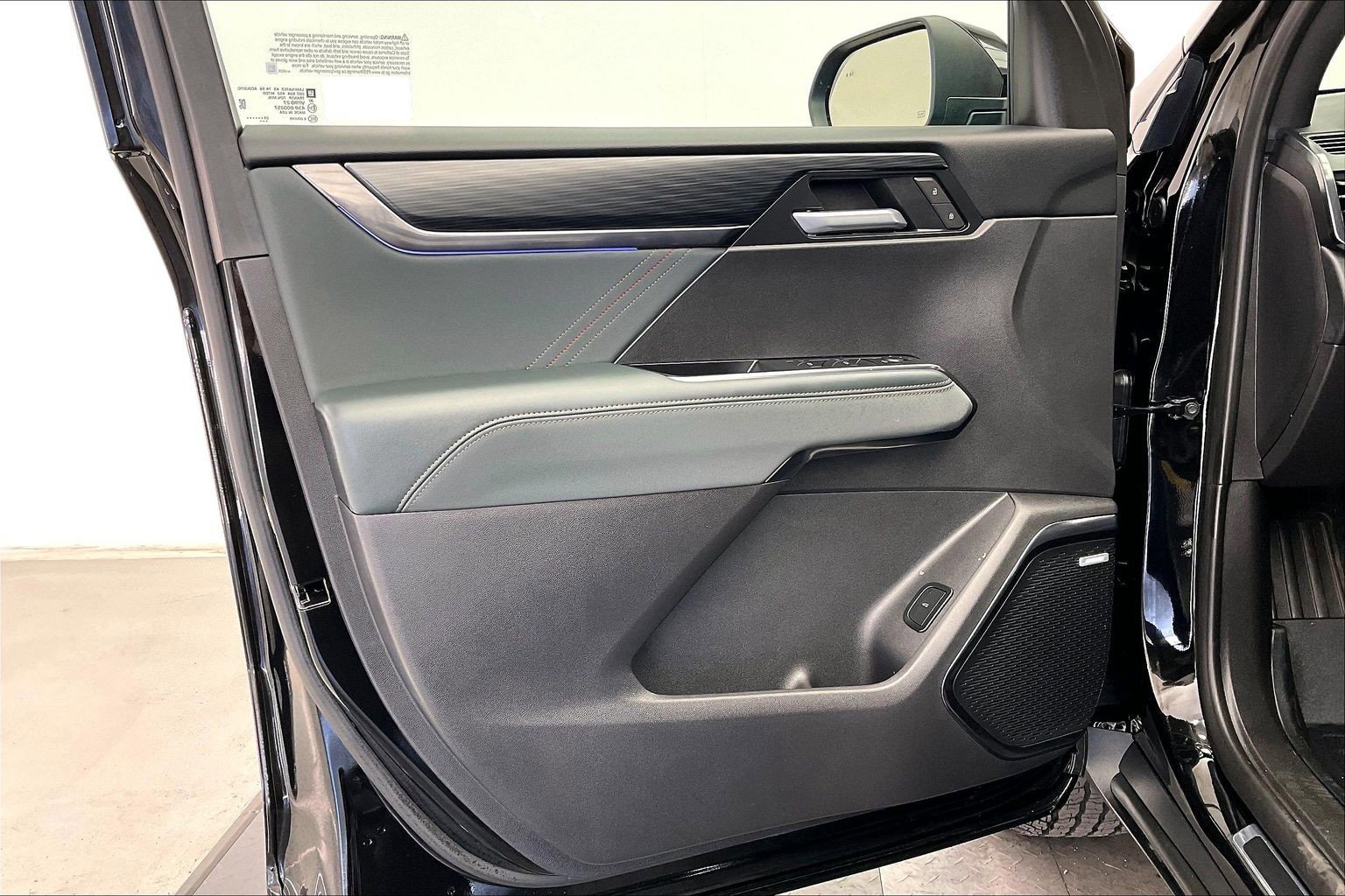 2026 GMC Acadia AT4 - Photo 25