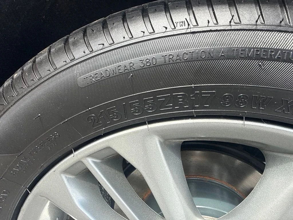 Used 2015 Gray Toyota SE image 19