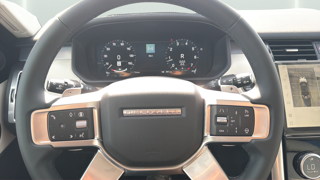 New 2026 Fuji White Land Rover Dynamic SE image 25