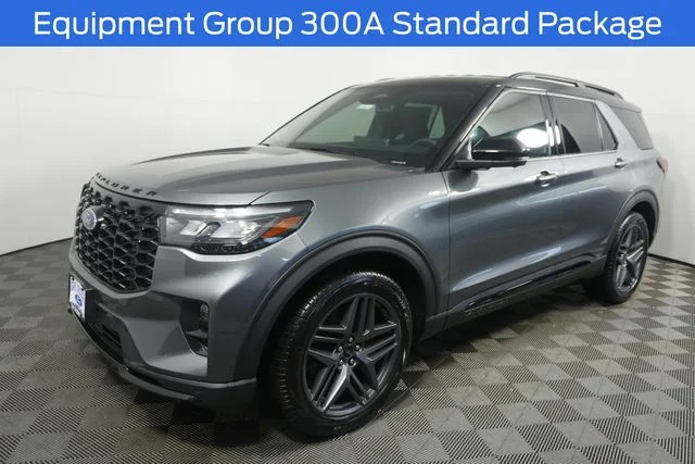 New 2026 Carbonized Gray Metallic Ford ST-Line image 4