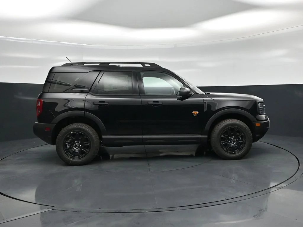 New 2026 Shadow Black Ford Badlands image 23