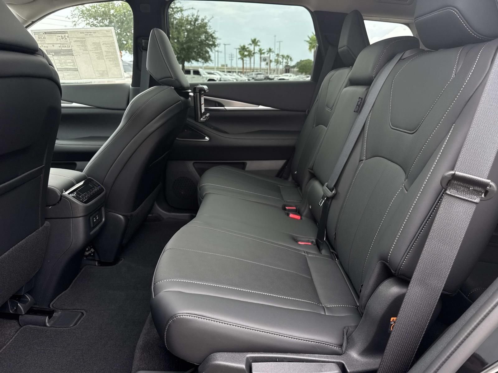 New 2027 MINERAL BLACK INFINITI Luxe AWD image 9