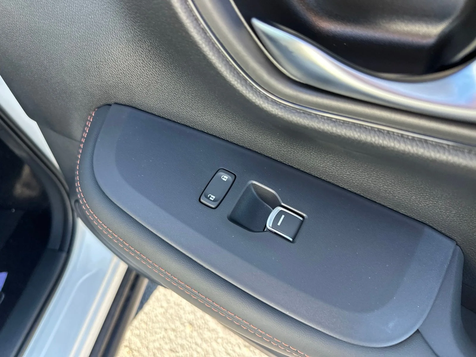 New 2027 Platinum White Pearl Honda Sport AWD image 38