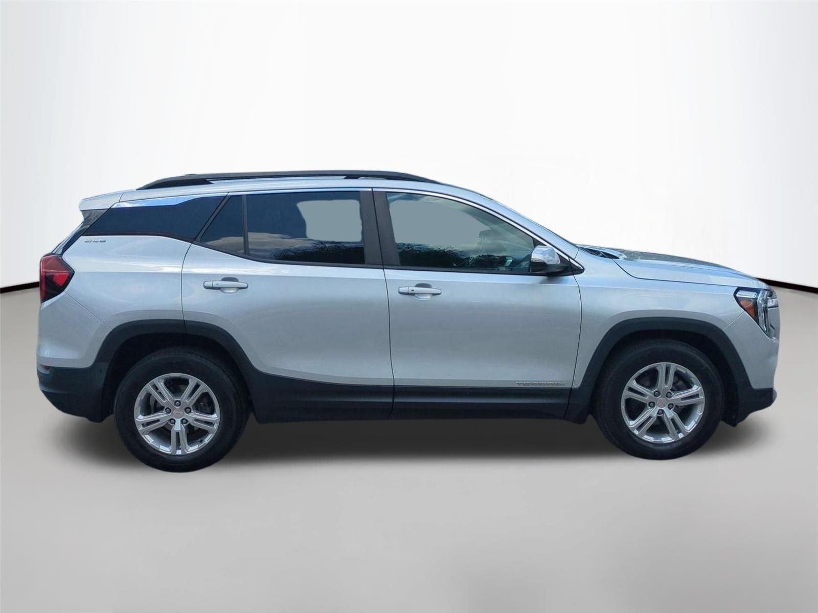 Used 2022 Quicksilver Metallic GMC SLE image 6