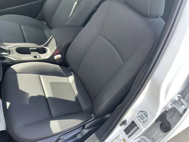 2025 Toyota Corolla LE - Photo 17