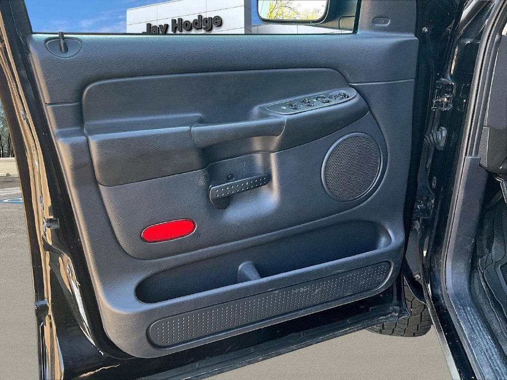 Used 2004 Black Dodge SLT image 23