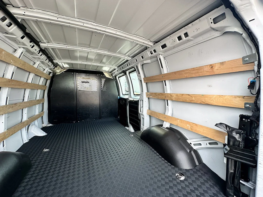 Used 2025 Summit White Chevrolet WT image 22
