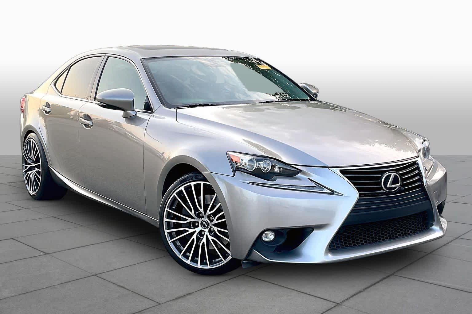 Used 2016 Atomic Silver Lexus  image 3