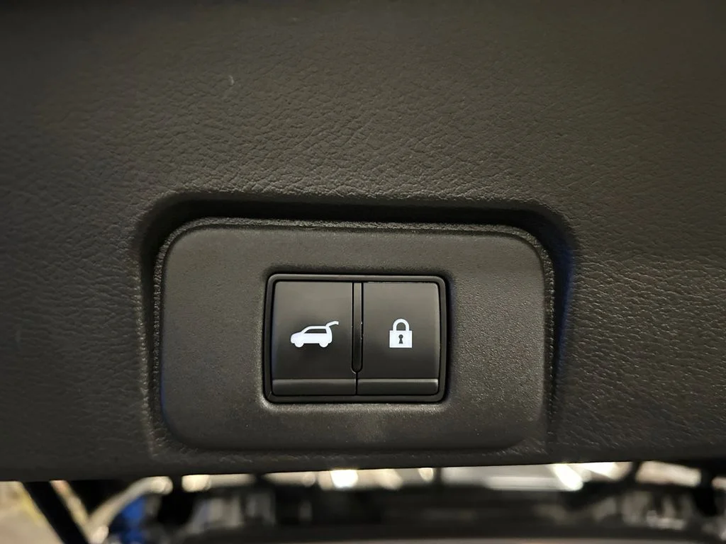 Used 2023 Caspian Blue Metallic Nissan Platinum image 22