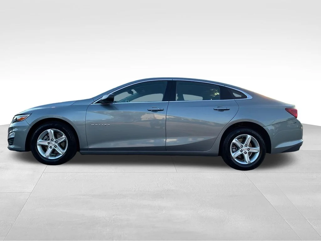 Used 2024 Gray Chevrolet LT image 2