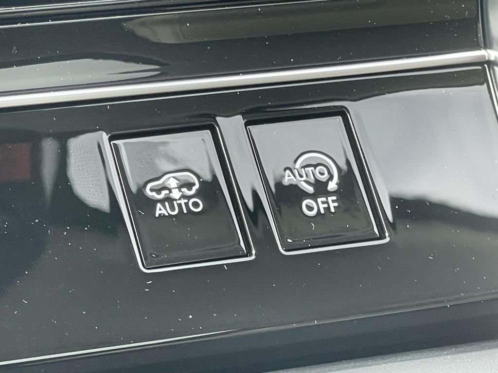 New 2026 Alpine Metallic / Super Black Two-tone Nissan Platinum Reserve image 27